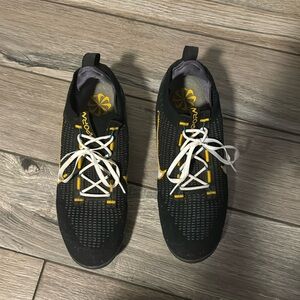 Nike vapor maxes - color black - size 12
